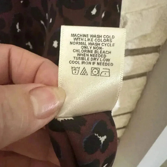 West Kei Leopard Cheetah Print Hi-Lo Blouse Size Medium Faux Wrap - Picture 6 of 8